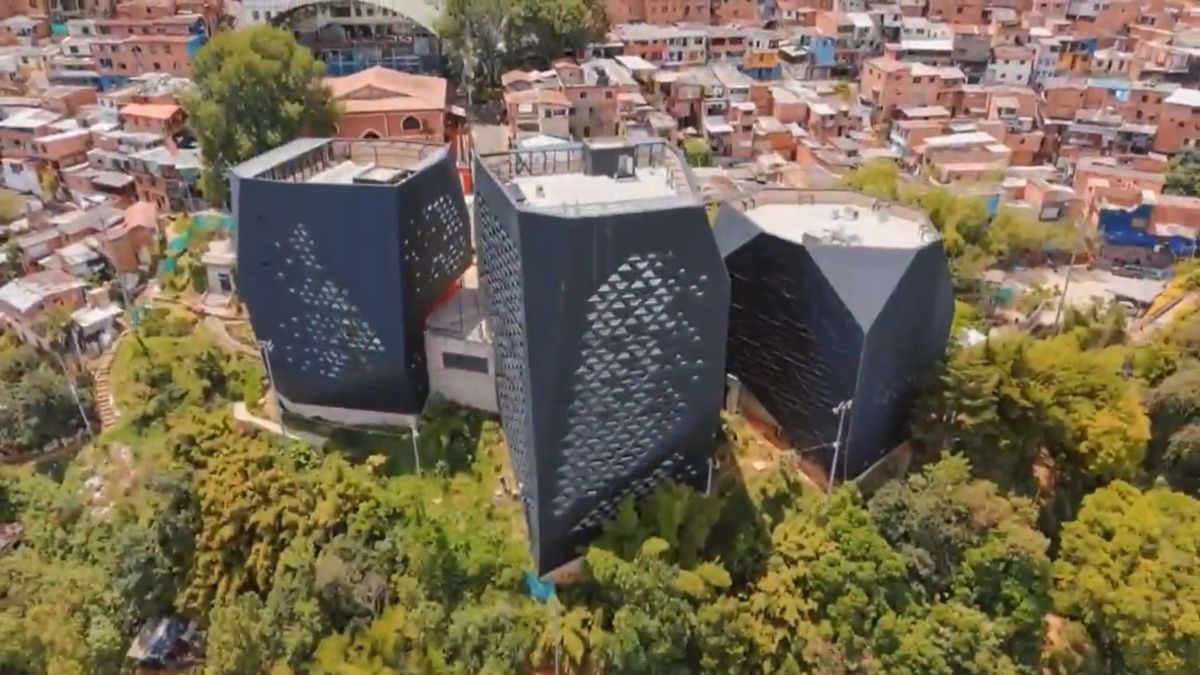 Fico Gutiérrez confirma la finalización del Parque Biblioteca Santo Domingo Savio tras 11 años de espera
