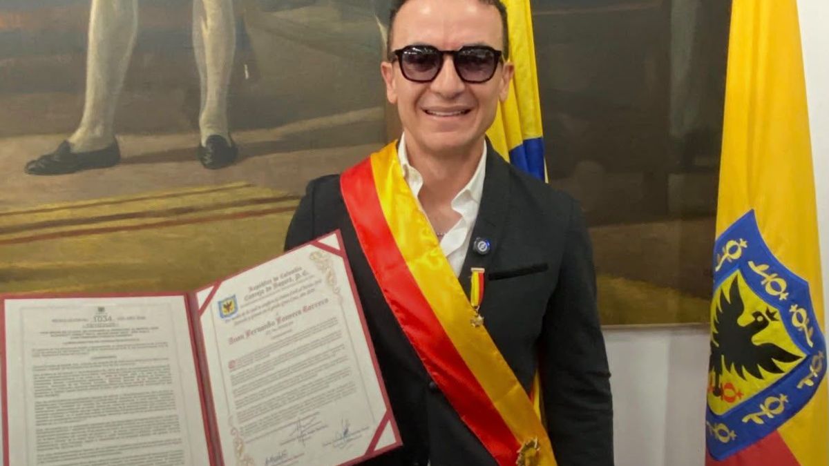 Fonseca recibe la Orden José Acevedo y Gómez