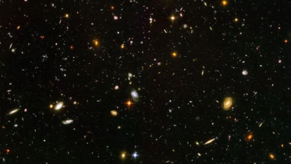 El telescopio espacial James Webb detectó una línea de emisión infrarroja en el Campo Ultraprofundo del Hubble, pero su origen sigue sin identificarse.