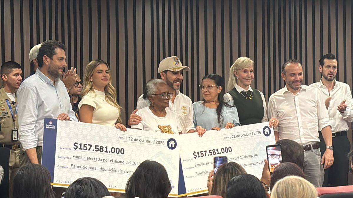 Entregan bonos de vivienda a más de 100 familias damnificadas por el terremoto en Cali y Valle