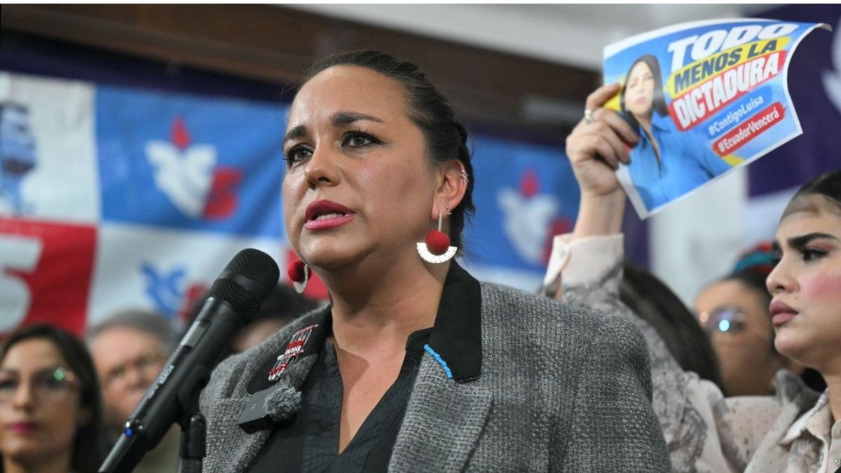 La líder política pertenece al partido de Rafael Correa, expresidente de Ecuador.