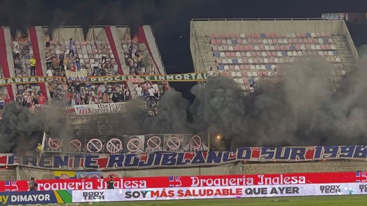 Hinchas del Junior protestaron