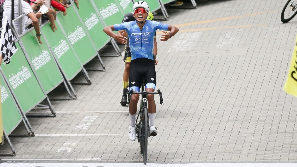 Adrián Bustamante, ganador de la etapa 8 del Clásico RCN 2026