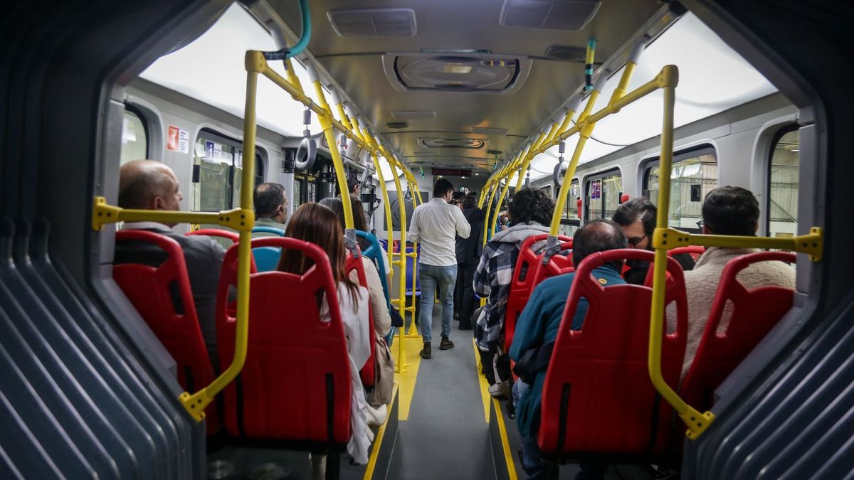 La estación Calle 53 – Universidad Manuela Beltrán de TransMilenio comenzó a funcionar el sábado 24 de octubre de 2026, como parte de las intervenciones que adelanta el proyecto de la Línea 1 del Metro de Bogotá sobre la avenida Caracas.