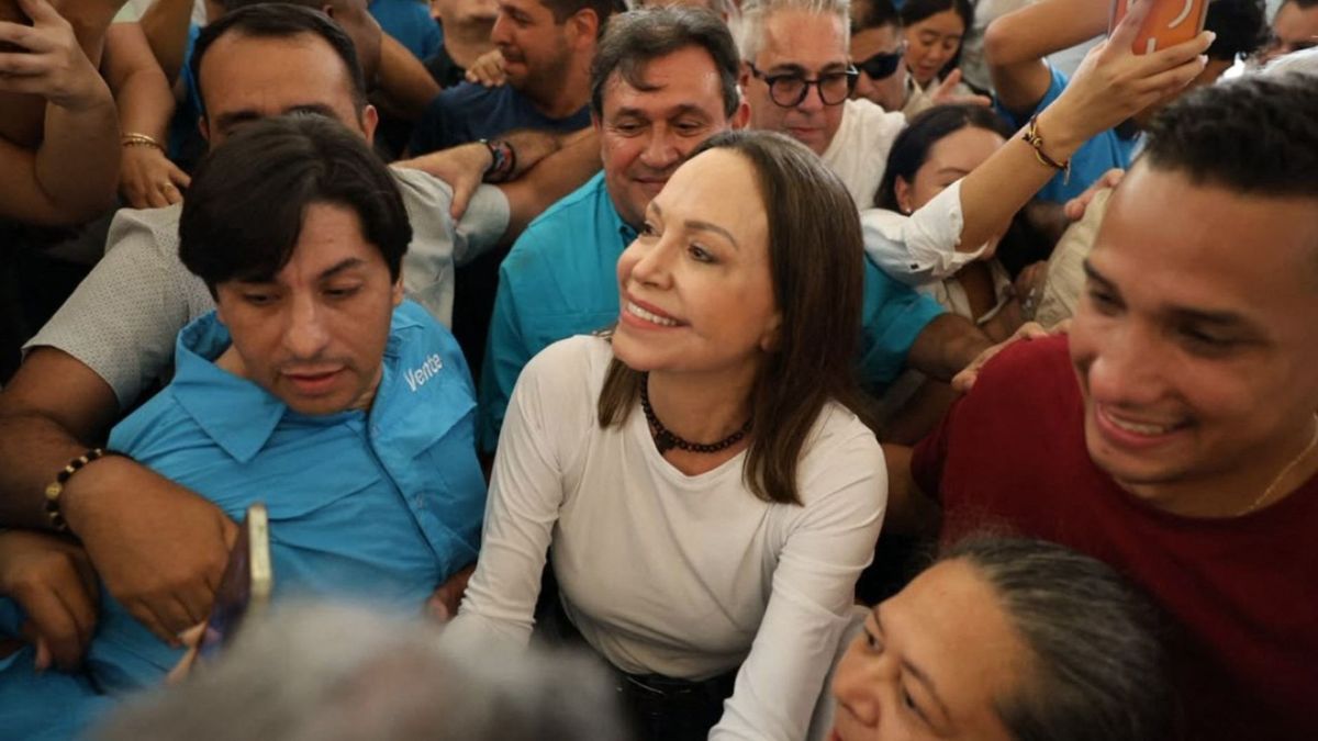 La líder opositora y premio Nobel de la Paz, María Corina Machado regresó a Venezuela, confirmó la propia dirigente este domingo.
