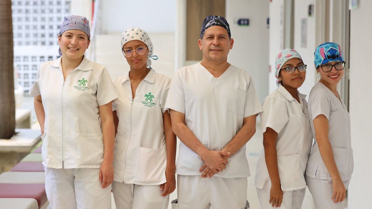 Estudiantes de salud en el Sena.