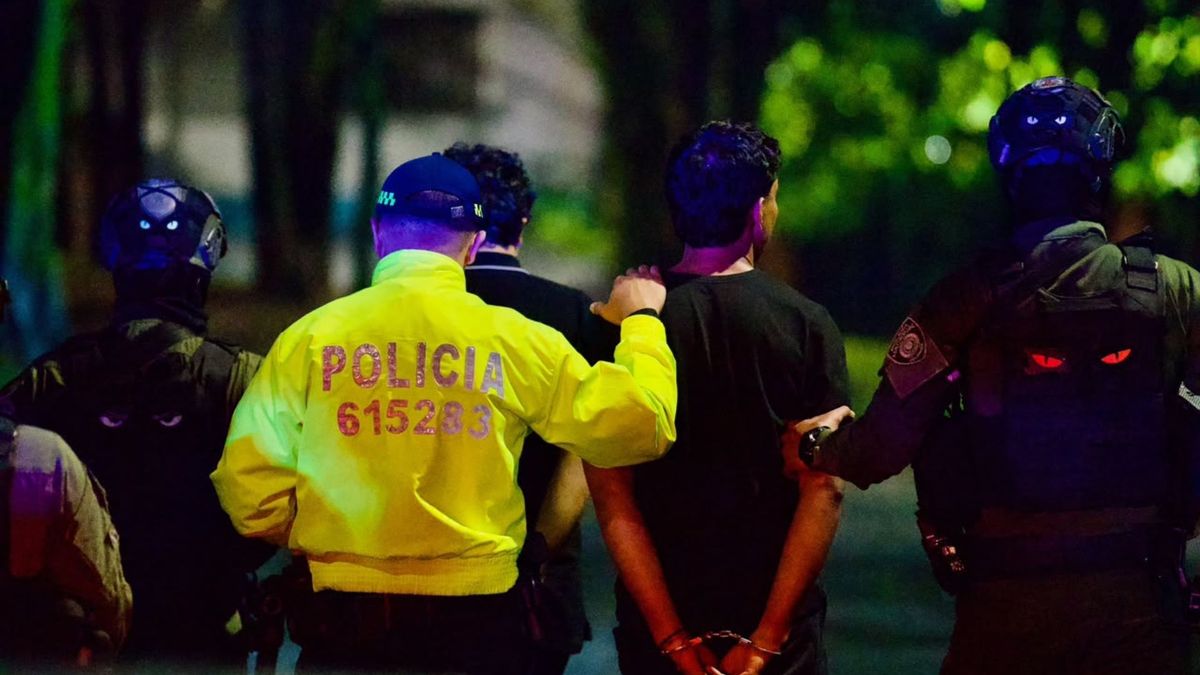 Hijo e hijastro del exfutbolista Iván René Valenciano