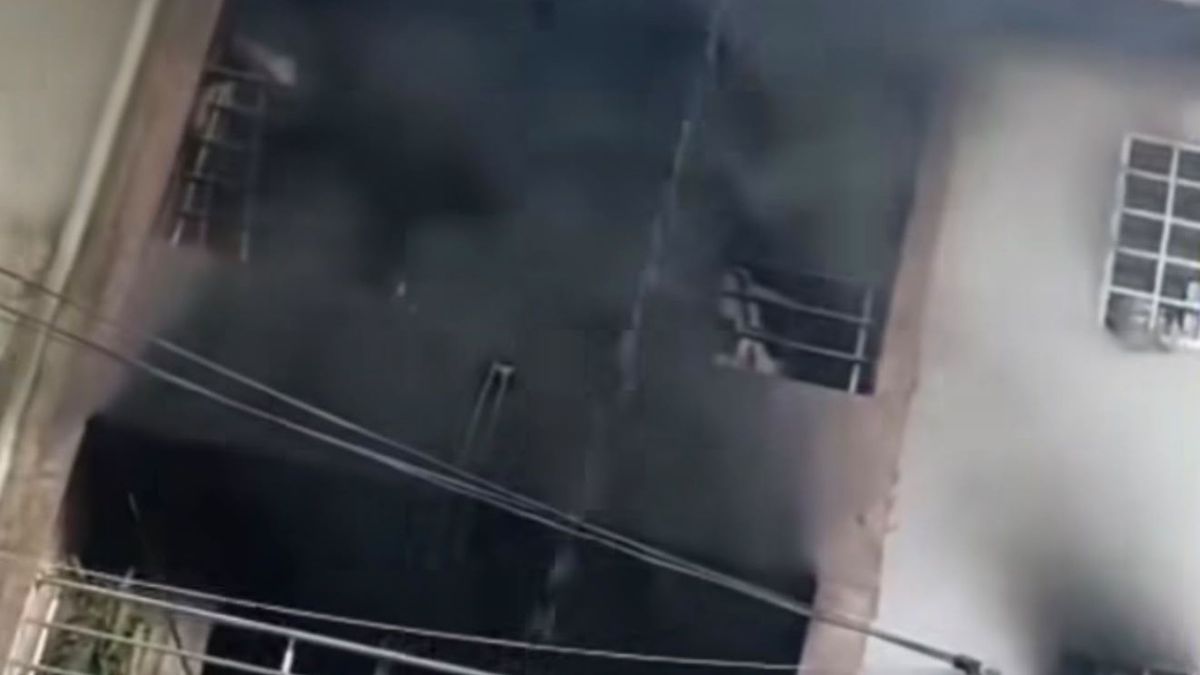 Vivienda incendiada en el barrio Santa Cruz, en Santa Marta.